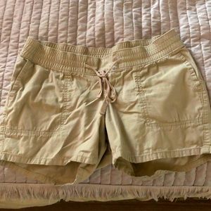 Maternity pull-on khaki shorts